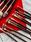 Maange 18 pcs face and eyes professional brushes with velvet pouch - Wine-Red