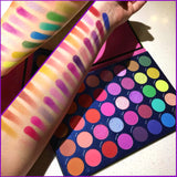 BEAUTY GLAZED
- Color Vibes 40 Shades Eyeshadow Palette.