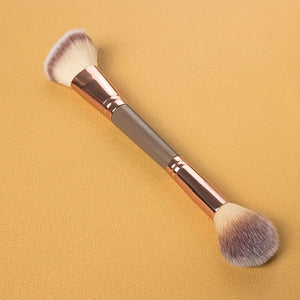 MAANGE Double-Ended Foundation Makeup Brush.
