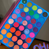 BEAUTY GLAZED
- Color Vibes 40 Shades Eyeshadow Palette.